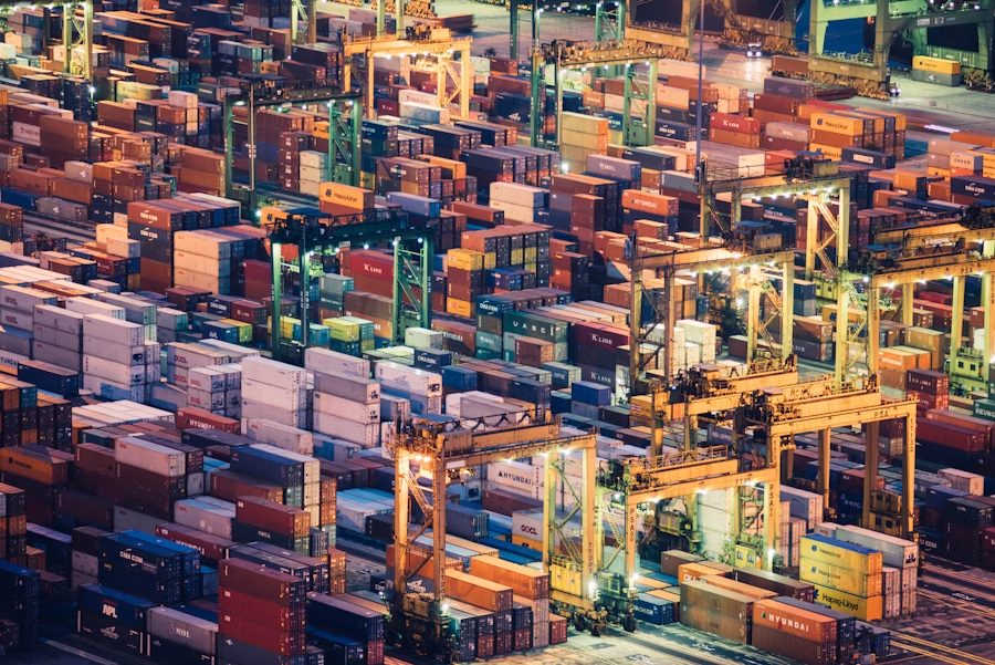 Containerterminal im Hafen